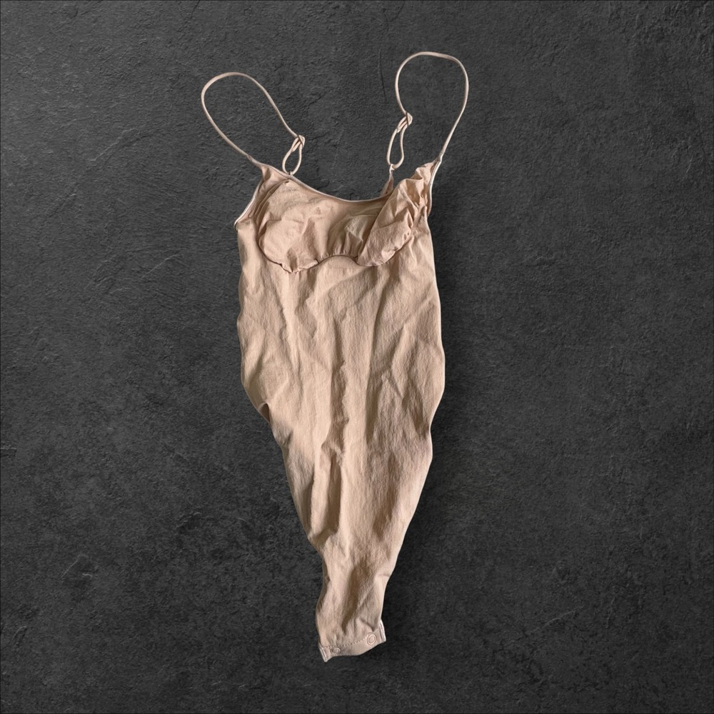 Skims Fits Everybody Cami Thong Bodysuit Sand Tan Small BD-THG-8200W